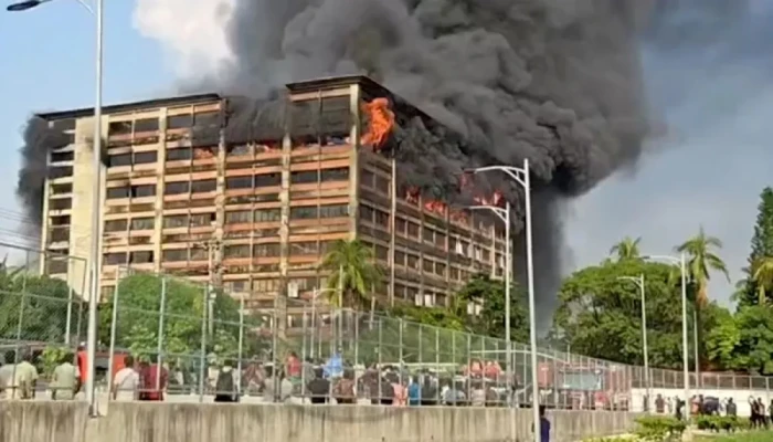 চট্টগ্রাম রপ্তানি প্রক্রিয়াকরণ অঞ্চলে ভয়াবহ আগুন!