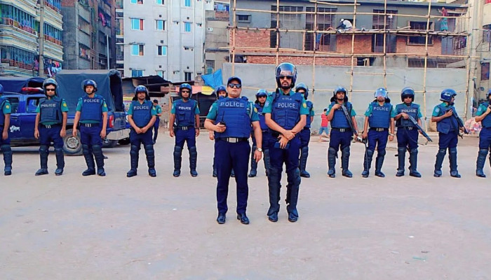 ১৩ নভেম্বর ‘ঢাকা লকডাউন’ কর্মসূচি ঘিরে আইনশৃঙ্খলা রক্ষাকারী বাহিনী সর্বোচ্চ সতর্ক অবস্থানে!