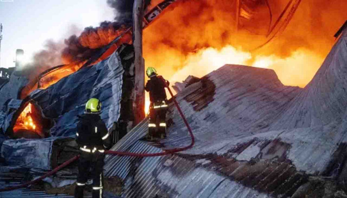 ইউক্রেনের  বন্দরে ক্ষেপণাস্ত্র হামলা চালিয়েছে রাশিয়া: ৭ জন নিহত