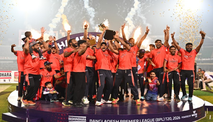 ​ফাইনালে তানজিদ তামিমের ঝড়ো সেঞ্চুরি, প্রথম শিরোপা রাজশাহী ওয়ারিয়র্সের!